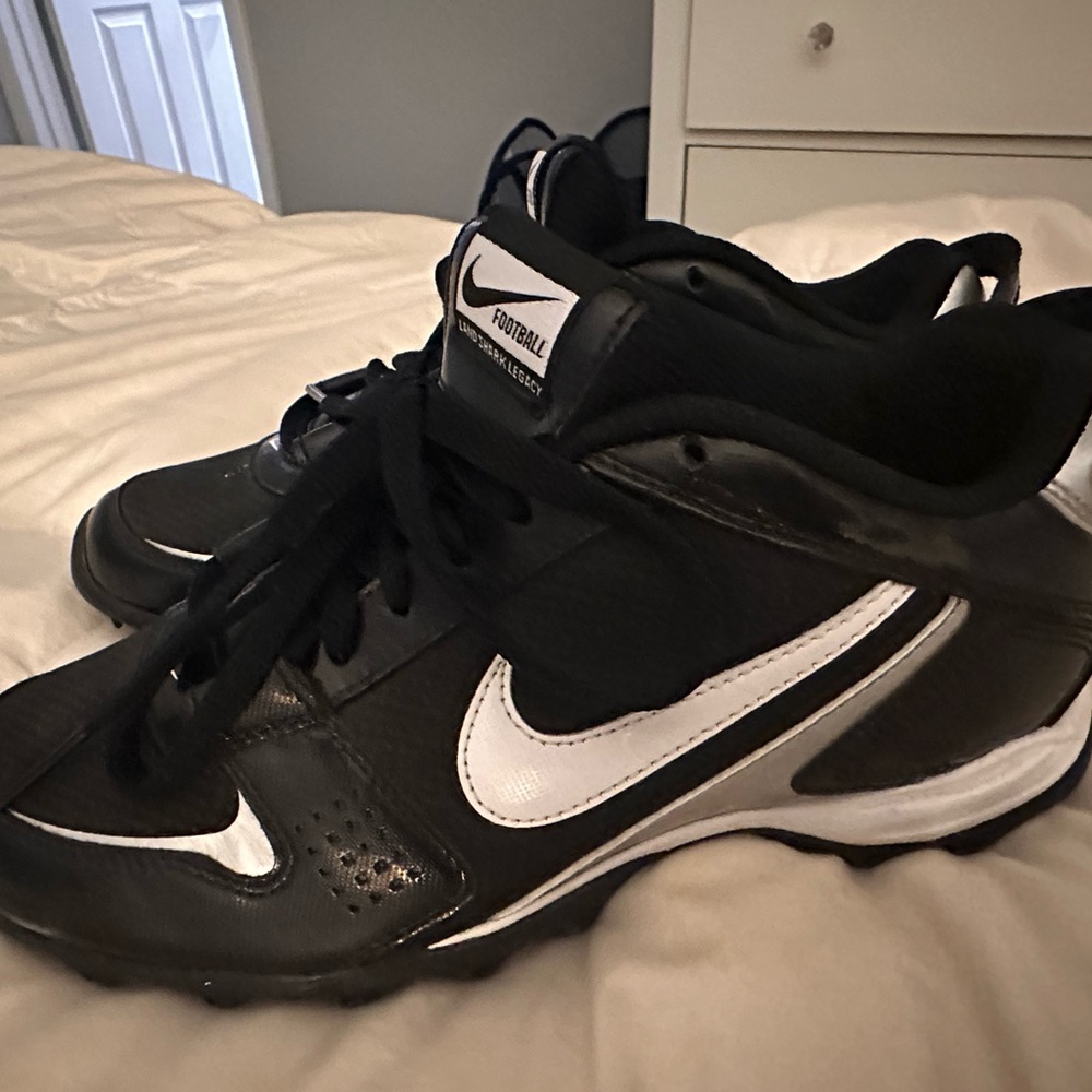 Nike Football Land Shark Legacy Mid Cleats Style 396231 Boys/Men Size 7